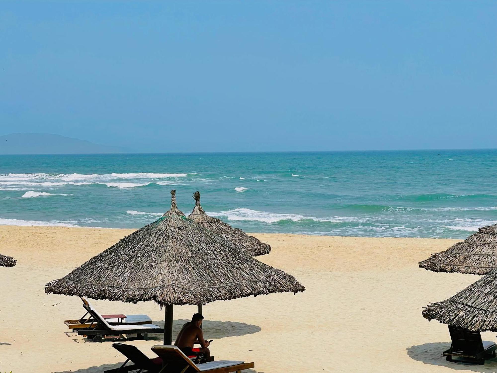 Memories Holiday Beach Villa Đà Nẵng Exterior foto